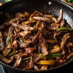 番茄炒饭做成了番茄锅巴：我室友说能去当警示牌