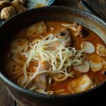 锅盔做成了锅盔盾牌：我爸说这能当飞盘扔