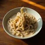 冰糖葫芦做成了冰糖棒棒糖：我表弟说这是冰糖蜡烛